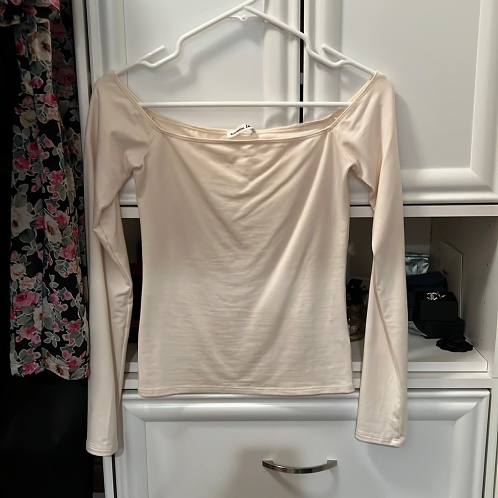 Off shoulder reformation top
